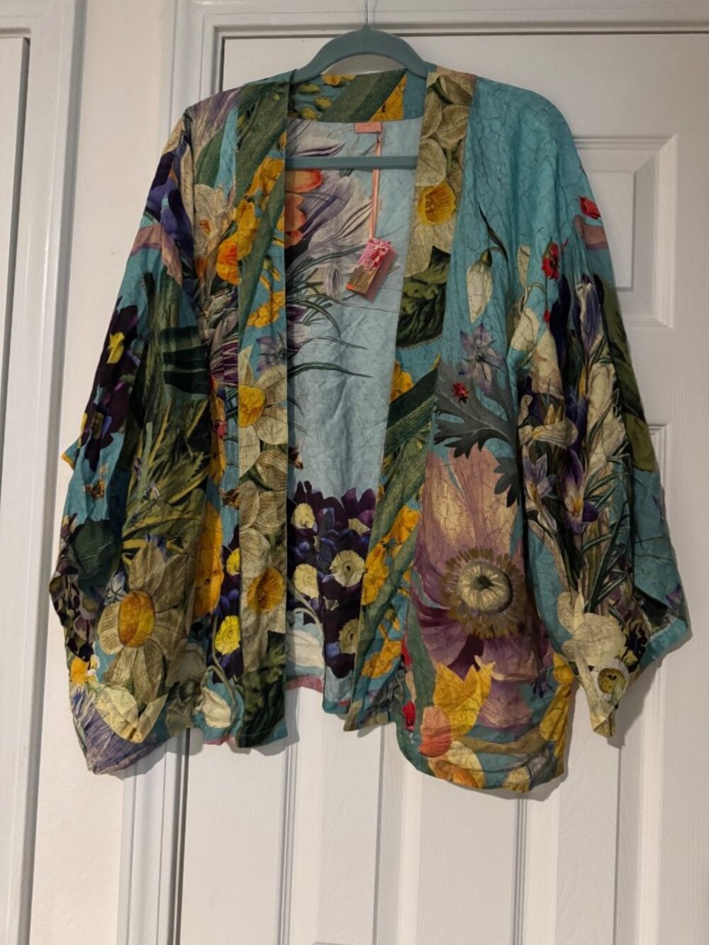 Powder Spring Flower Kimono woman’s size large floral print art to wear NWT